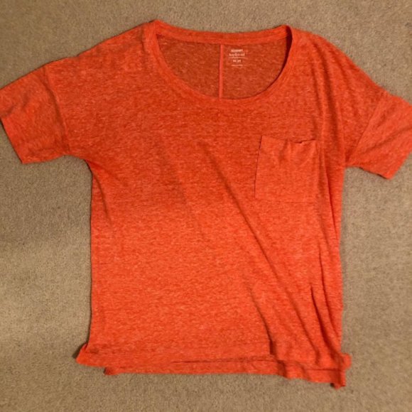 Old Navy Boyfriend Tee - Picture 4 of 6